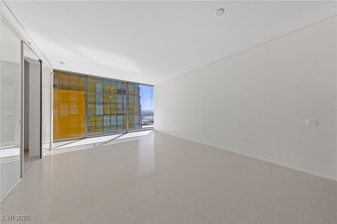 3726 Las Vegas Boulevard 3207