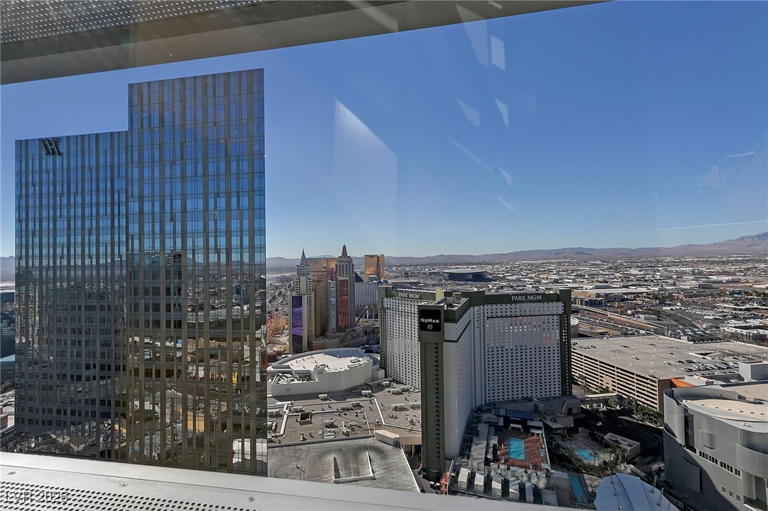 3726 Las Vegas Boulevard 3207