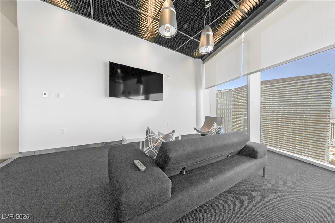 3726 Las Vegas Boulevard 3207