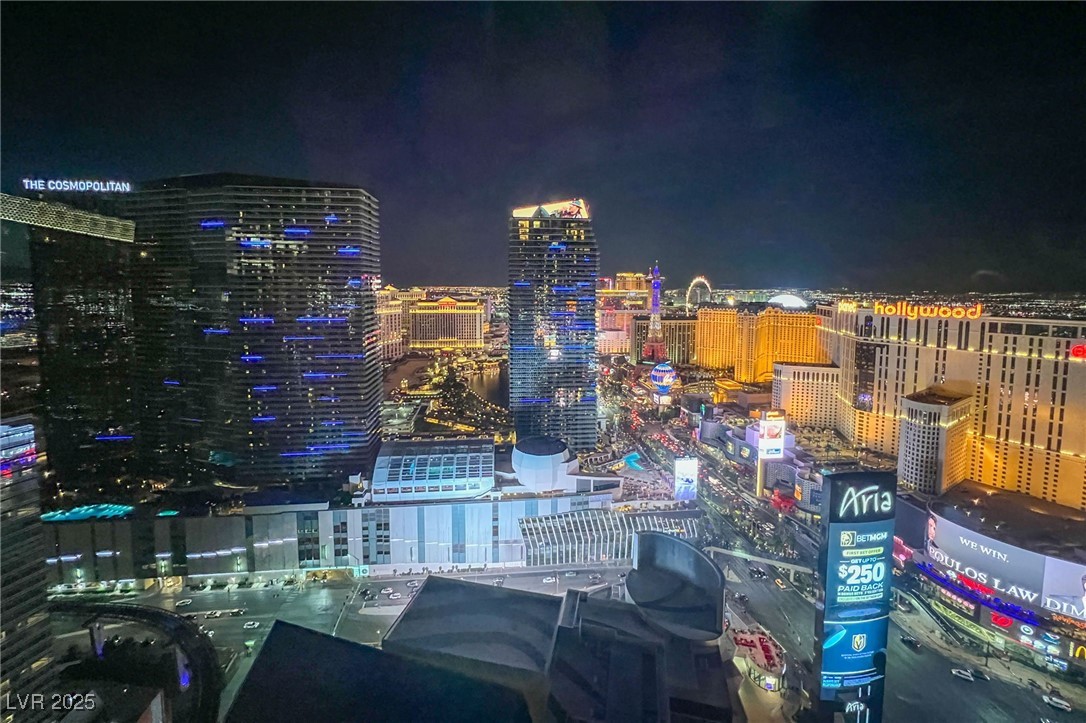 3726 Las Vegas Boulevard 3207