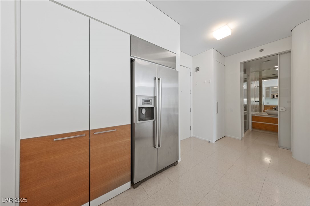 3726 Las Vegas Boulevard 3207