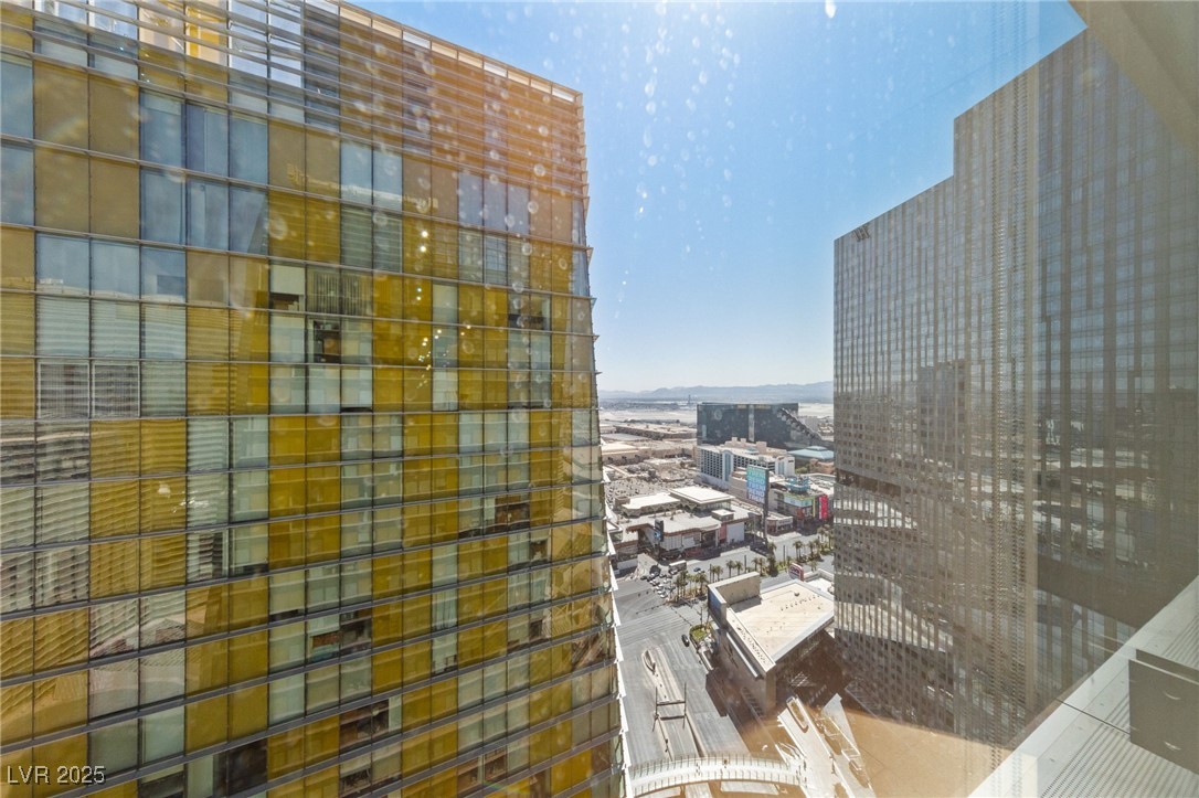3726 Las Vegas Boulevard 3207