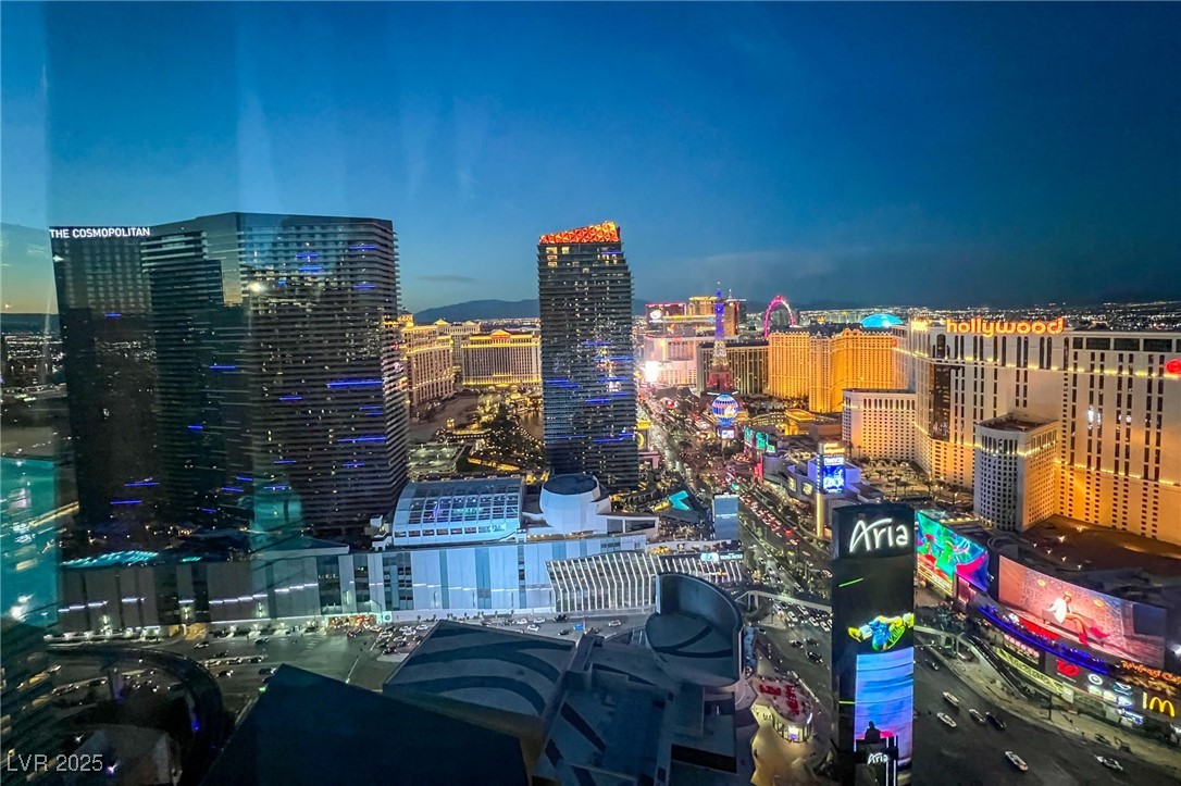 3726 Las Vegas Boulevard 3207