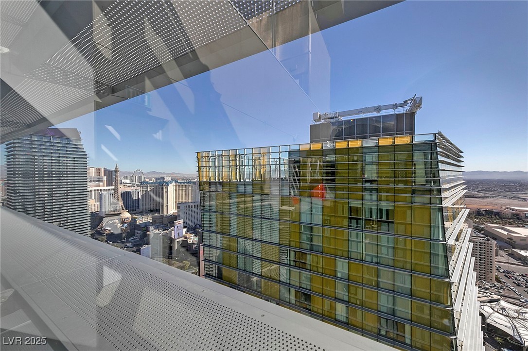 3726 Las Vegas Boulevard 3207