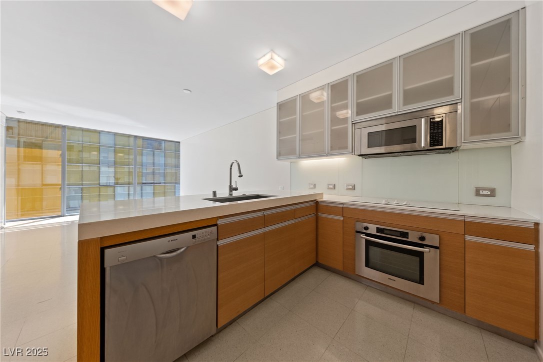 3726 Las Vegas Boulevard 3207