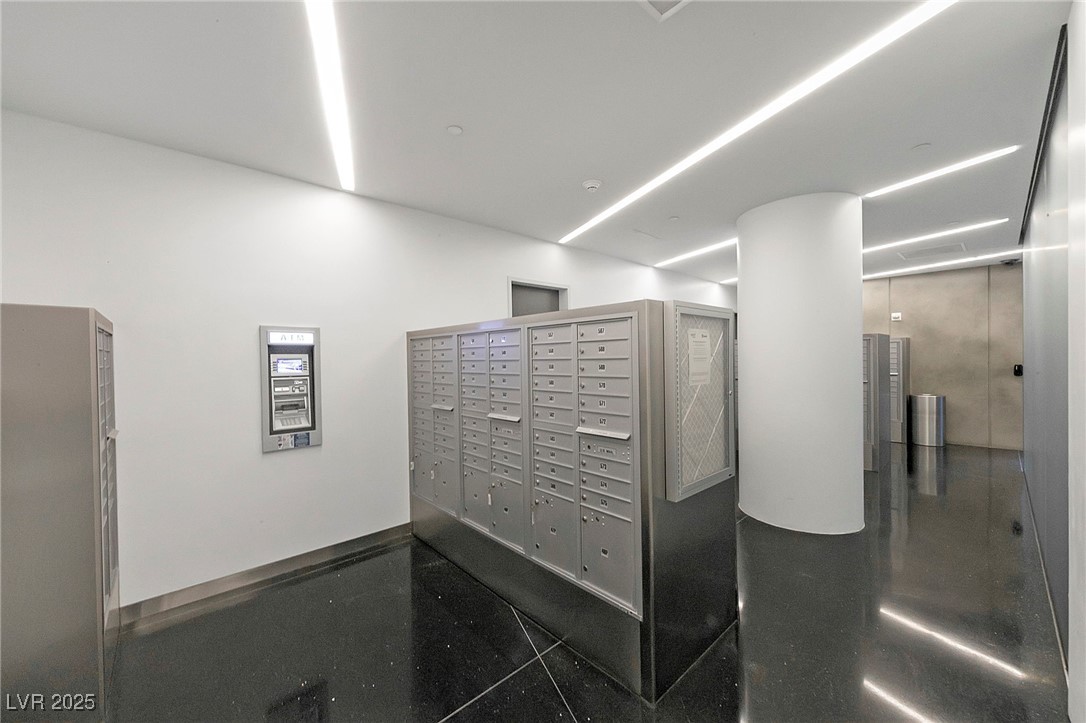 3726 Las Vegas Boulevard 3207