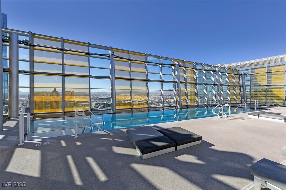 3726 Las Vegas Boulevard 3207