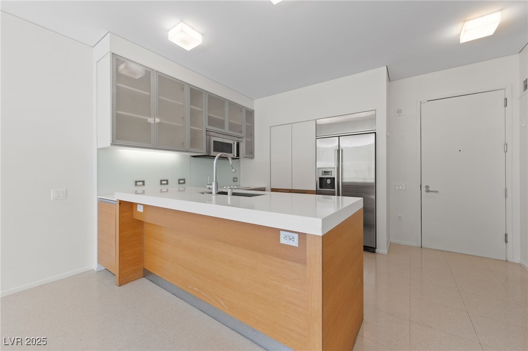 3726 Las Vegas Boulevard 3207