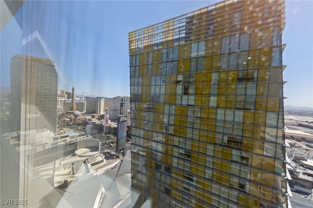 3726 Las Vegas Boulevard 3207