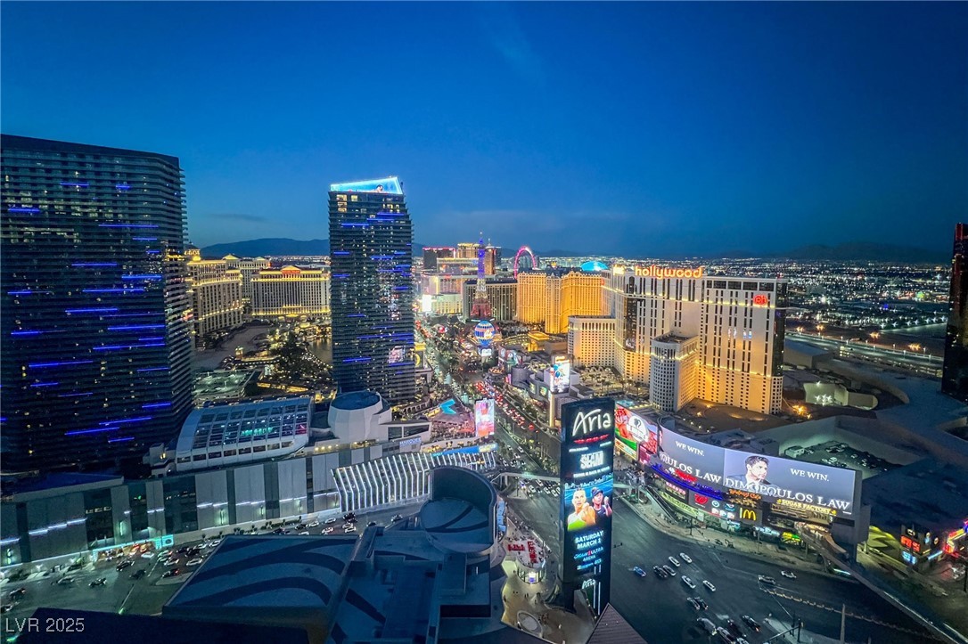 3726 Las Vegas Boulevard 3207