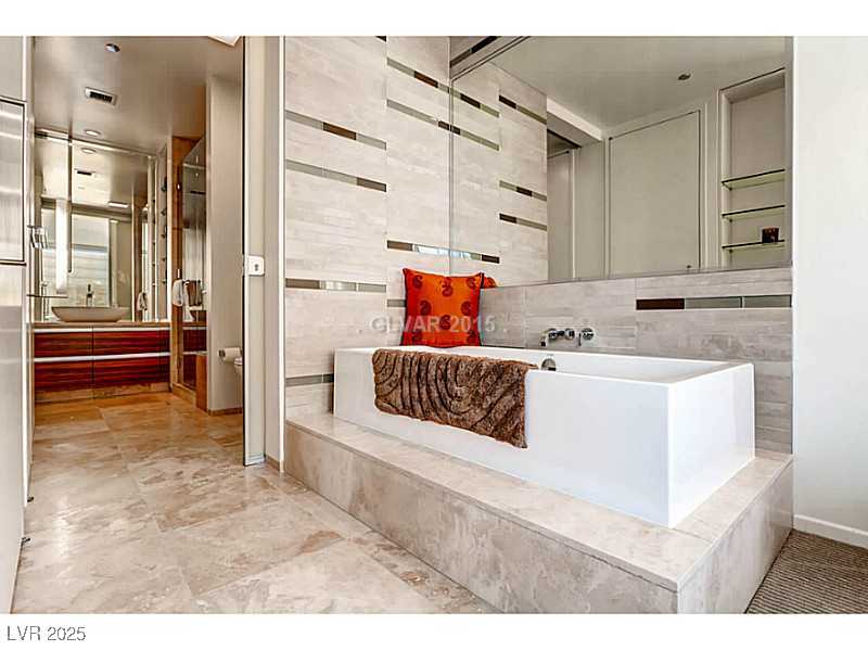 3726 South LAS VEGAS BL Boulevard 3202