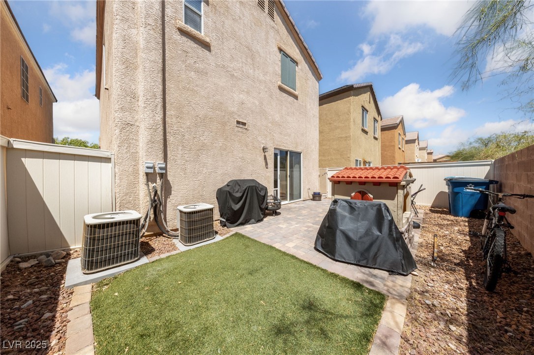 7438 Grizzly Giant Street