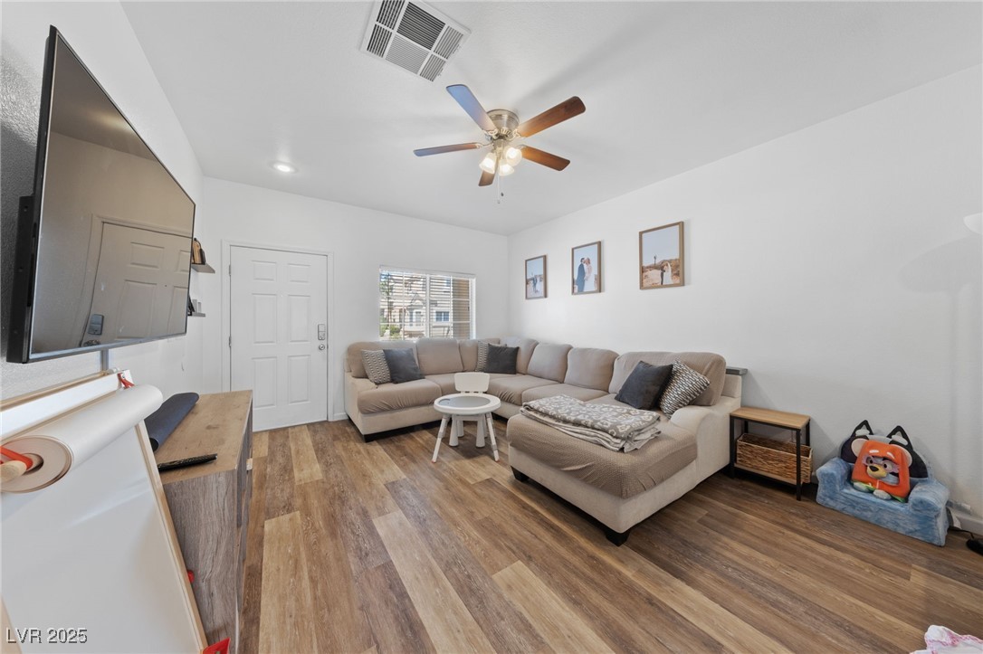 7438 Grizzly Giant Street