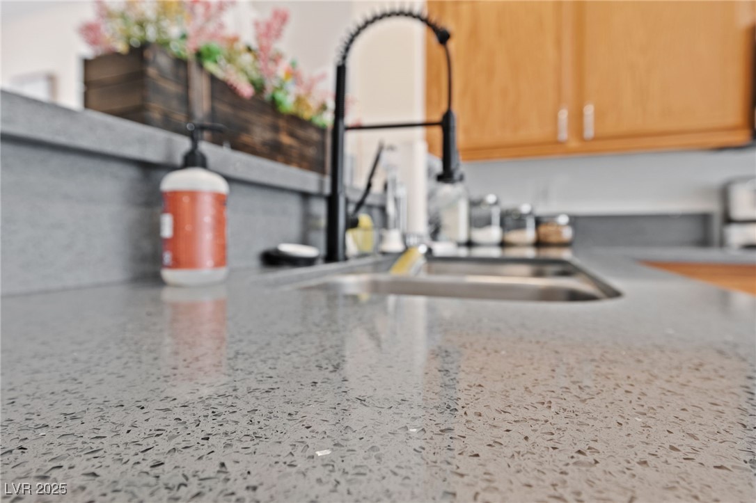 7438 Grizzly Giant Street