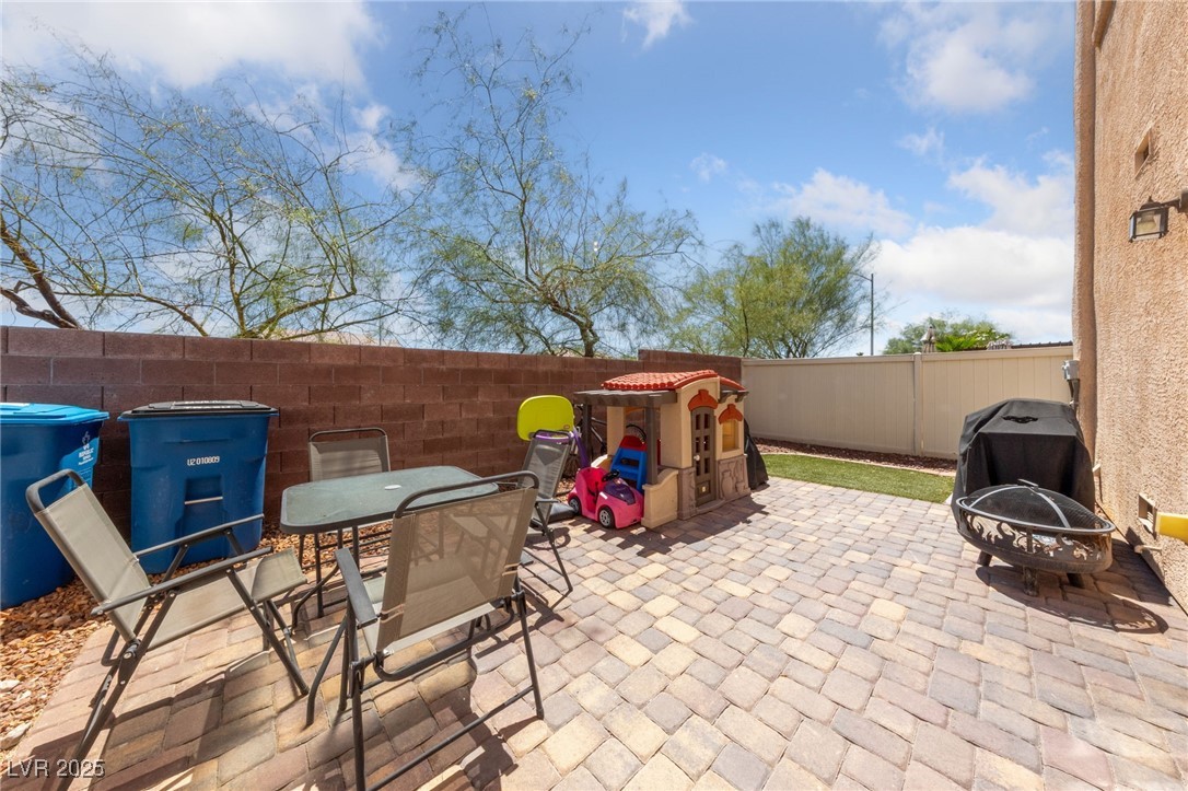 7438 Grizzly Giant Street