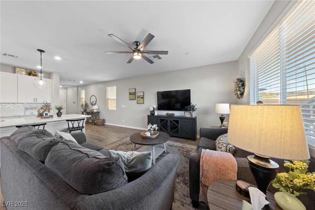 8422 Cabirolera Avenue