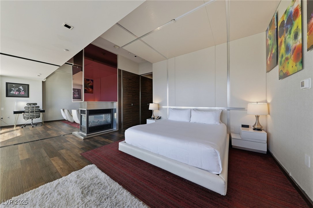 4381 West Flamingo Road 58301