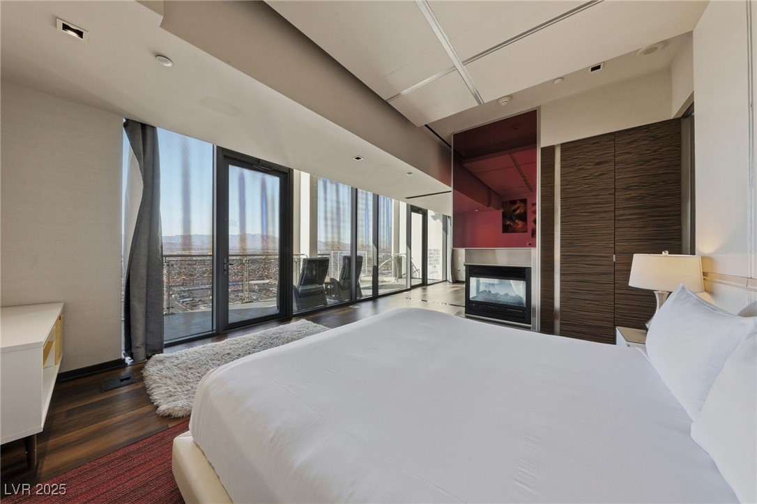 4381 West Flamingo Road 58301