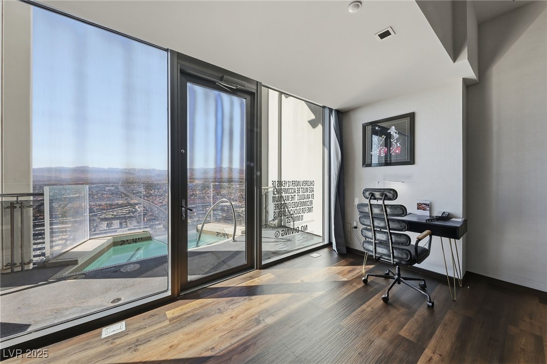 4381 West Flamingo Road 58301