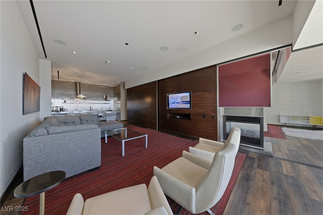 4381 West Flamingo Road 58301