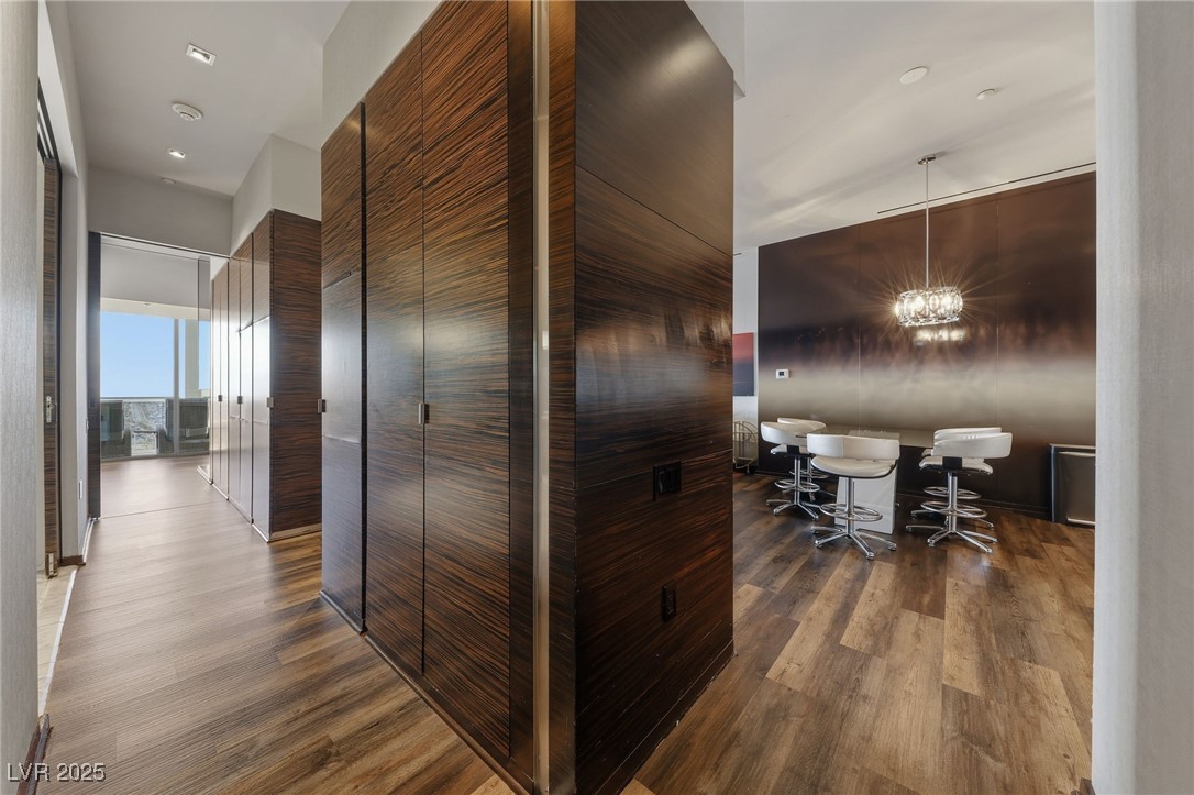 4381 West Flamingo Road 58301