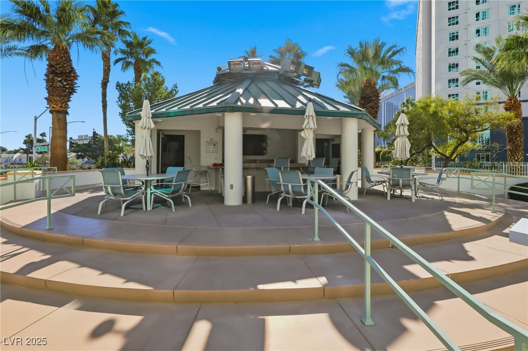 322 Karen Avenue 2001