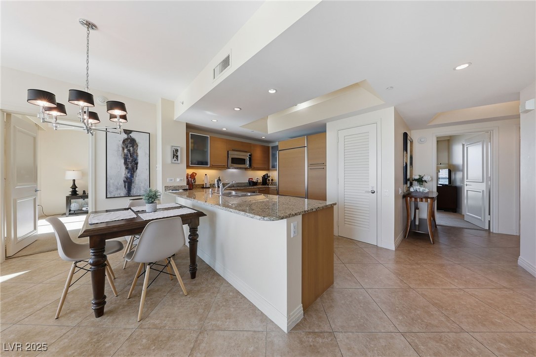 322 Karen Avenue 2001