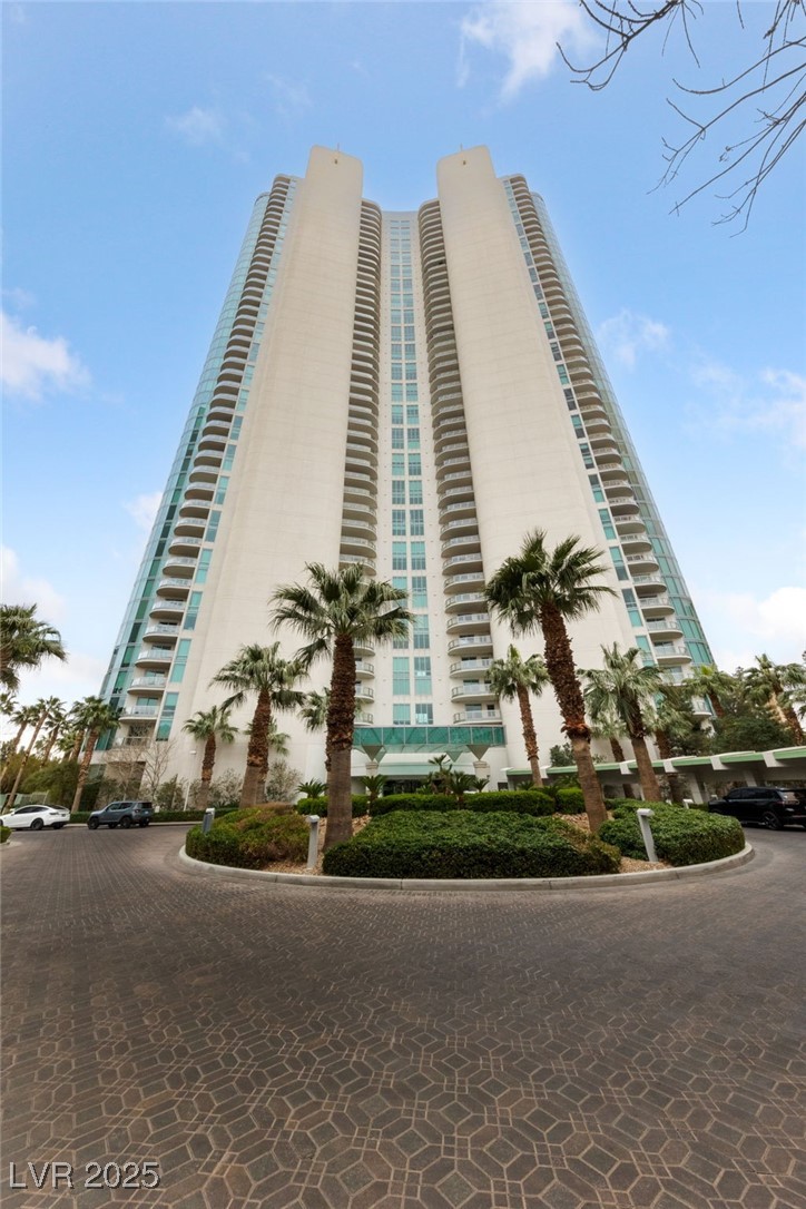 322 Karen Avenue 2001