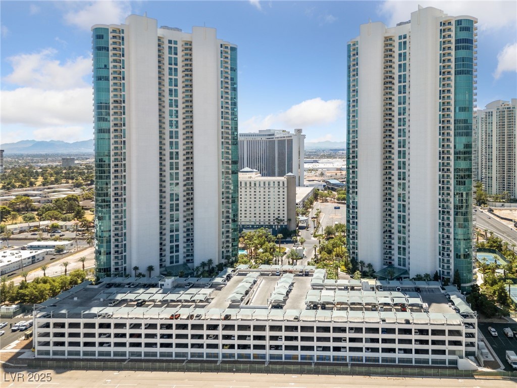 322 Karen Avenue 2001