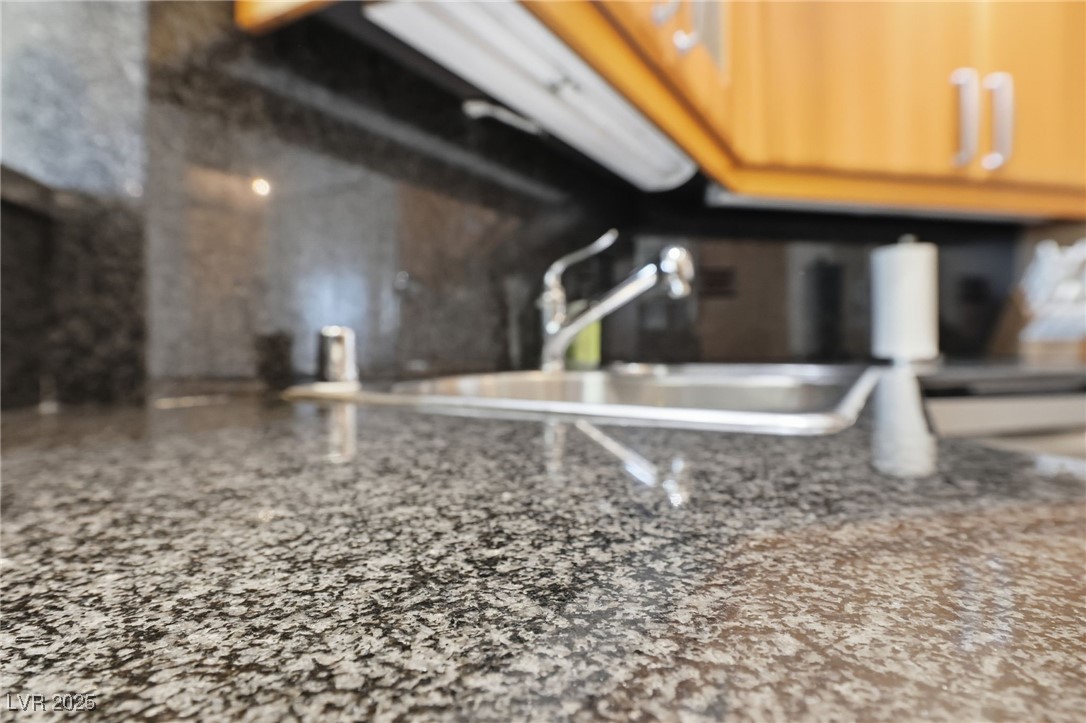 2747 Paradise Road 1205