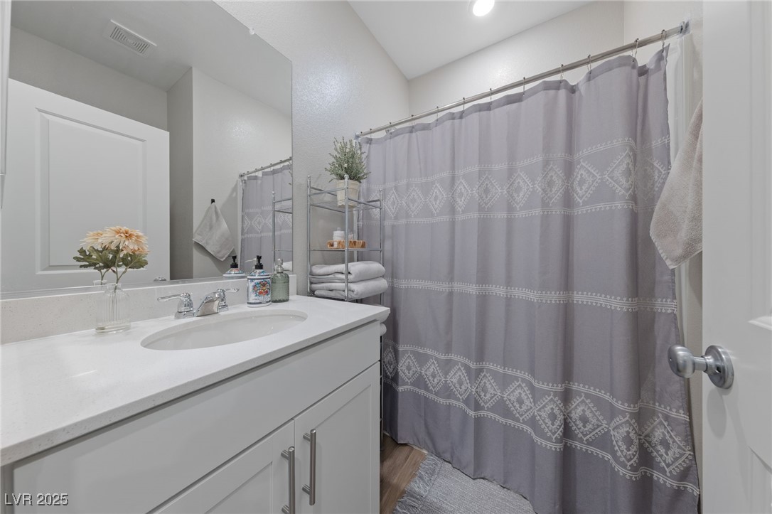 8422 Cabirolera Avenue