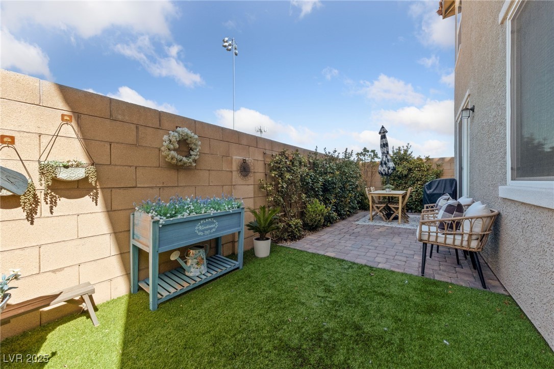 8422 Cabirolera Avenue