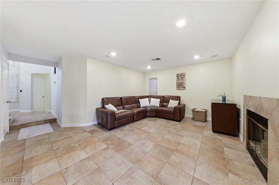 9429 Abalone Way