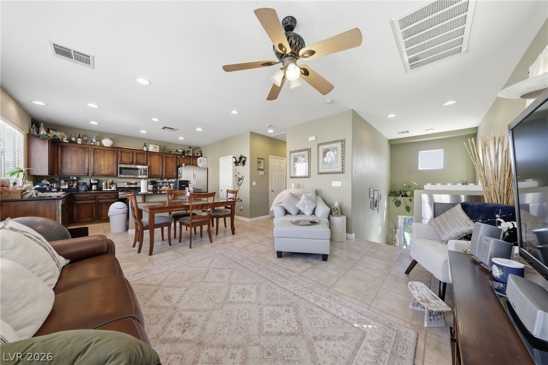 9553 Dawning Heat Street