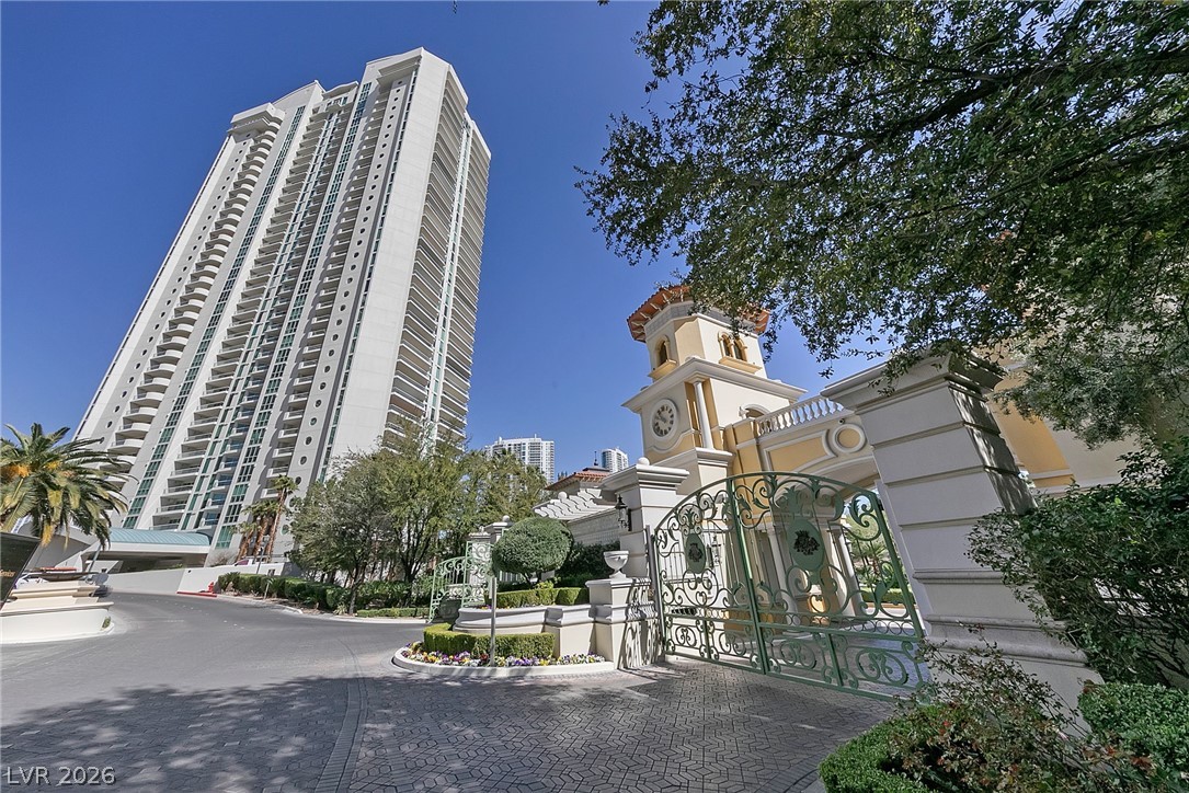 2747 Paradise Road 1205