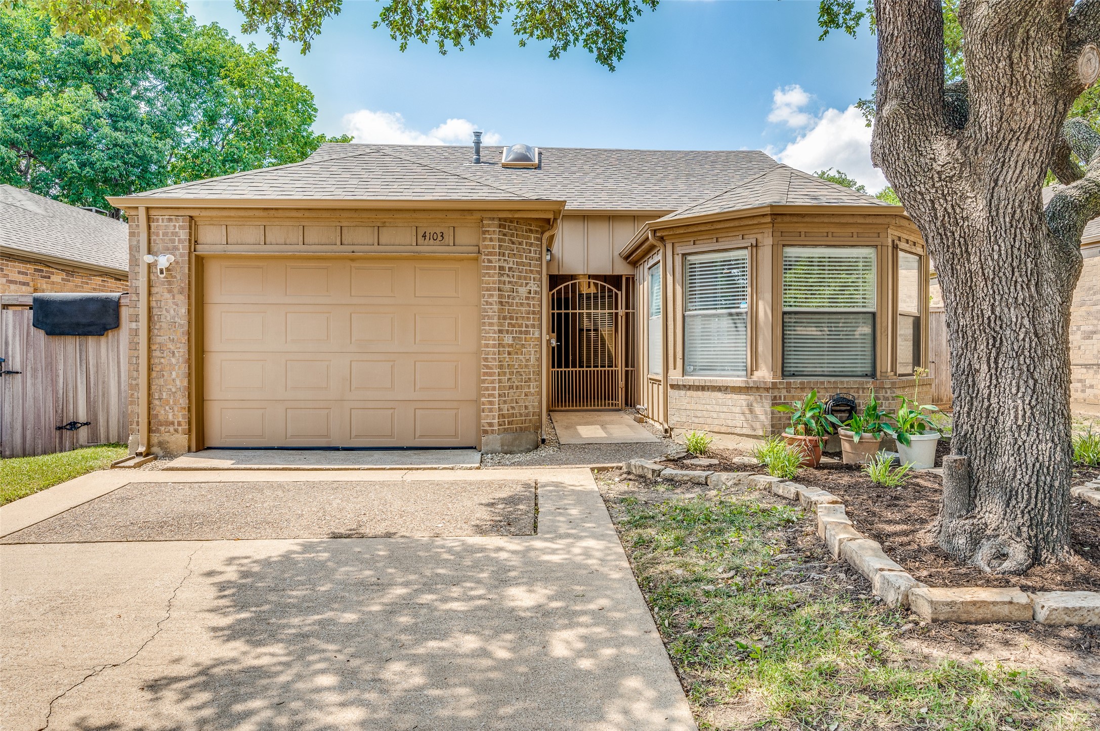 4103 Rosser Square