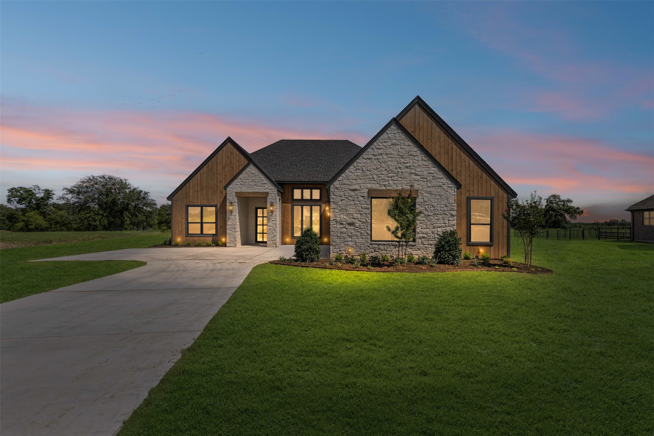 580 Lydia Lane