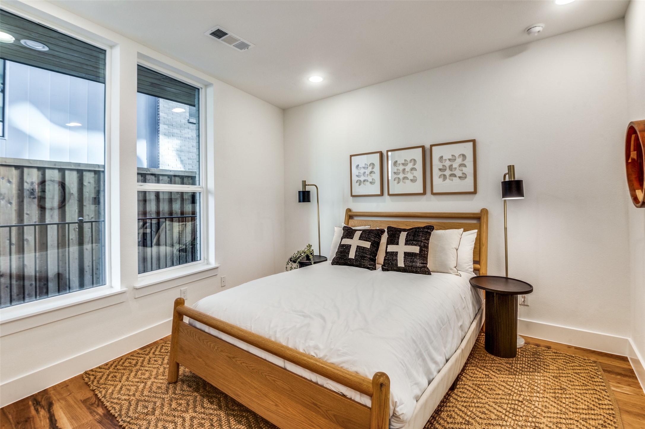 426 W 9th Street 202