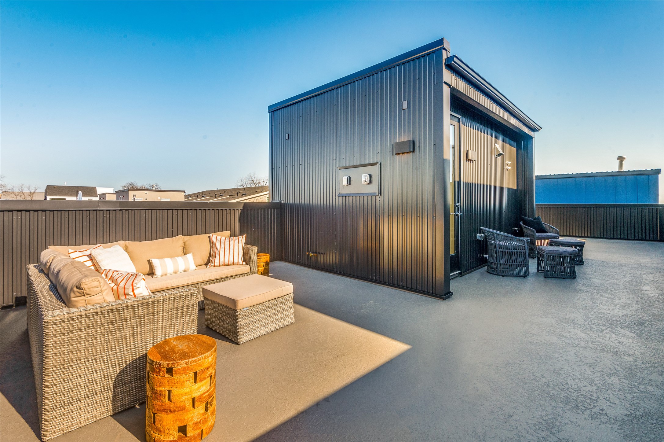 426 W 9th Street 202