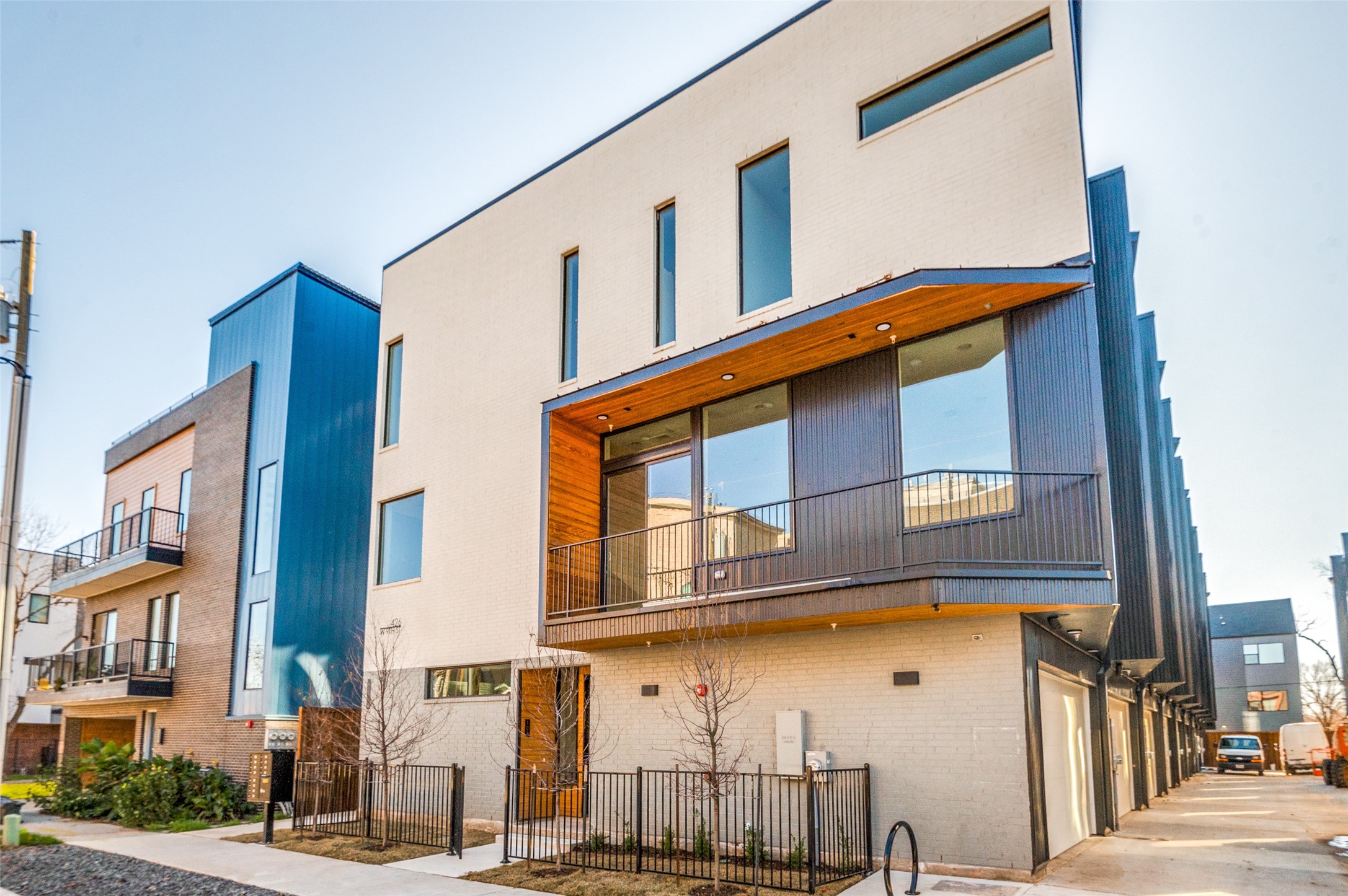 426 W 9th Street 202