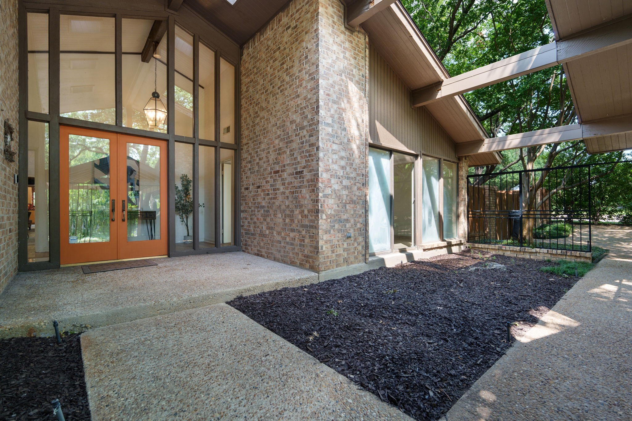 7608 Royal Place