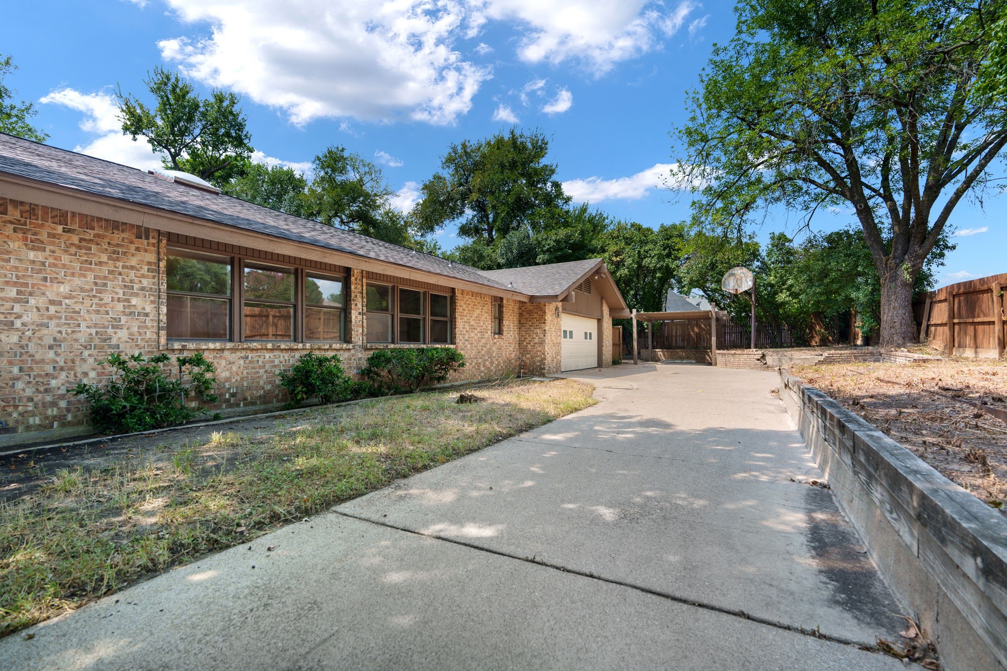 7608 Royal Place