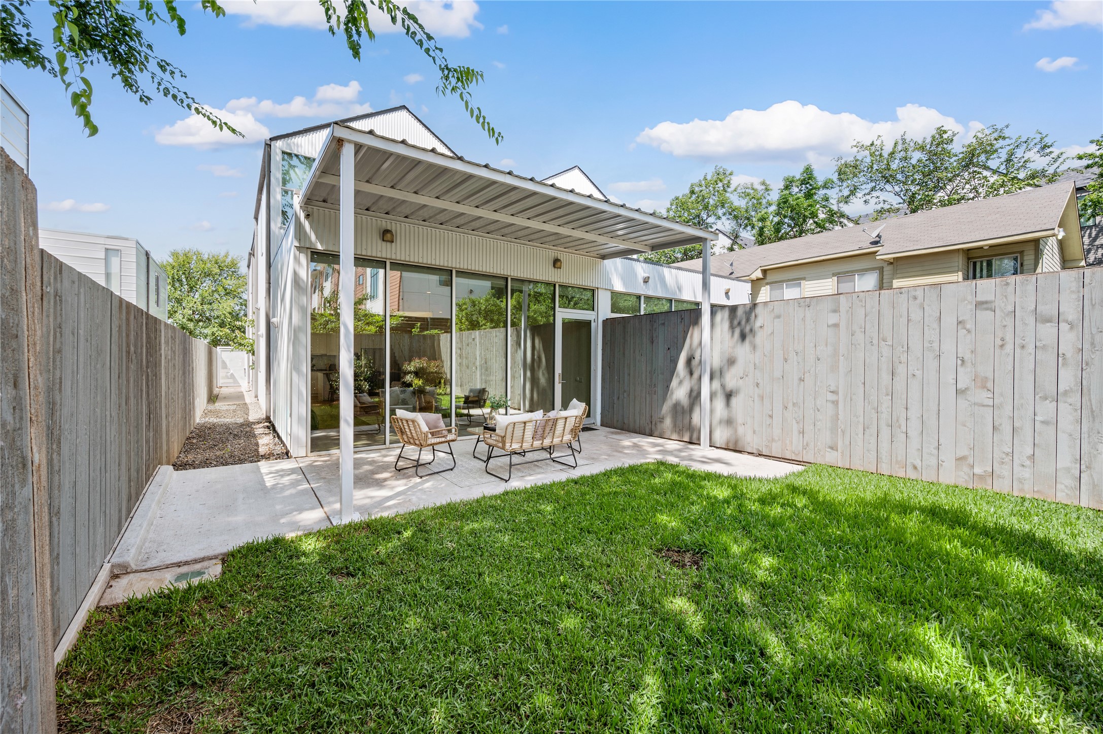 2304 Annex Avenue