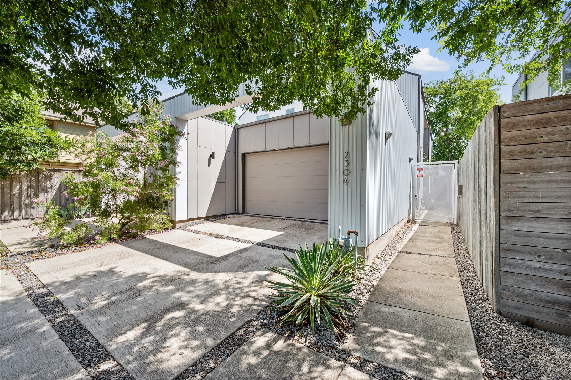 2304 Annex Avenue