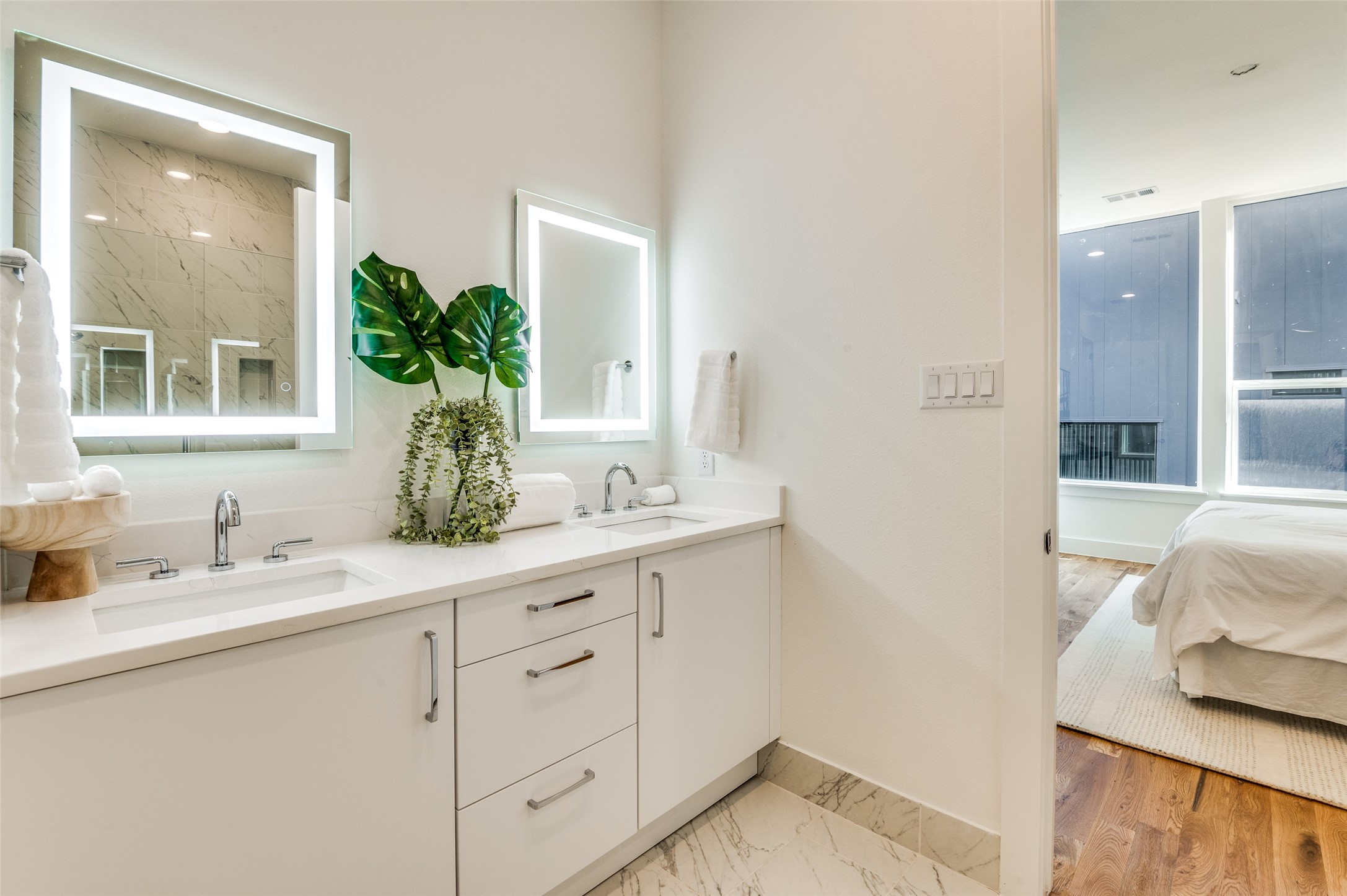 426 W 9th Street 209