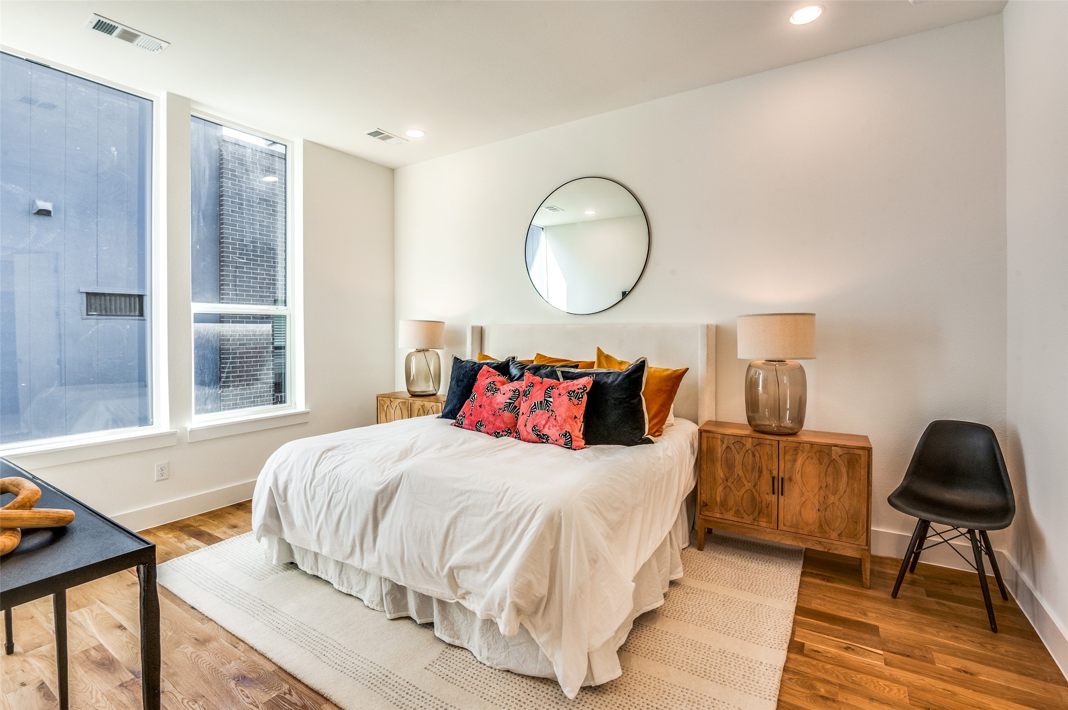 426 W 9th Street 209