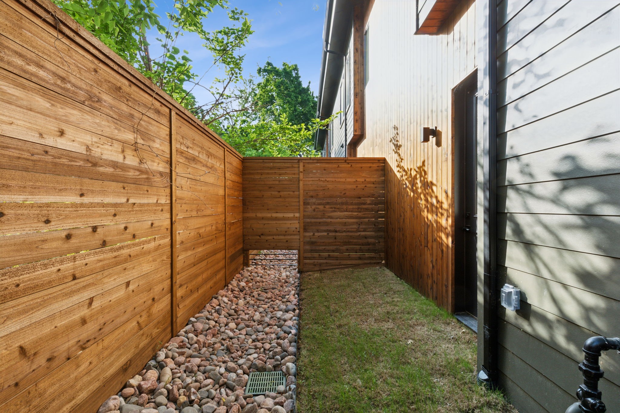 2142 Lovedale Avenue 104