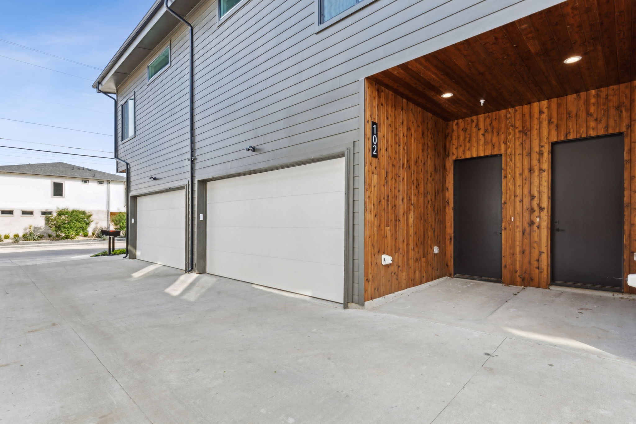 2142 Lovedale Avenue 104