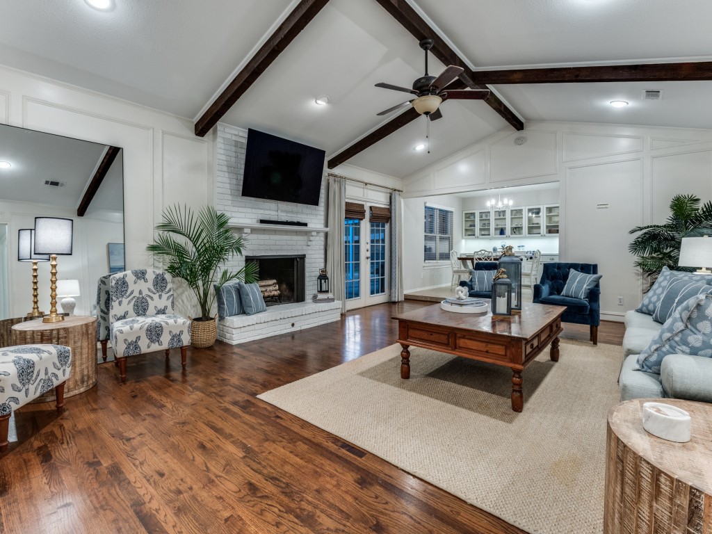 3824 Waldorf Circle