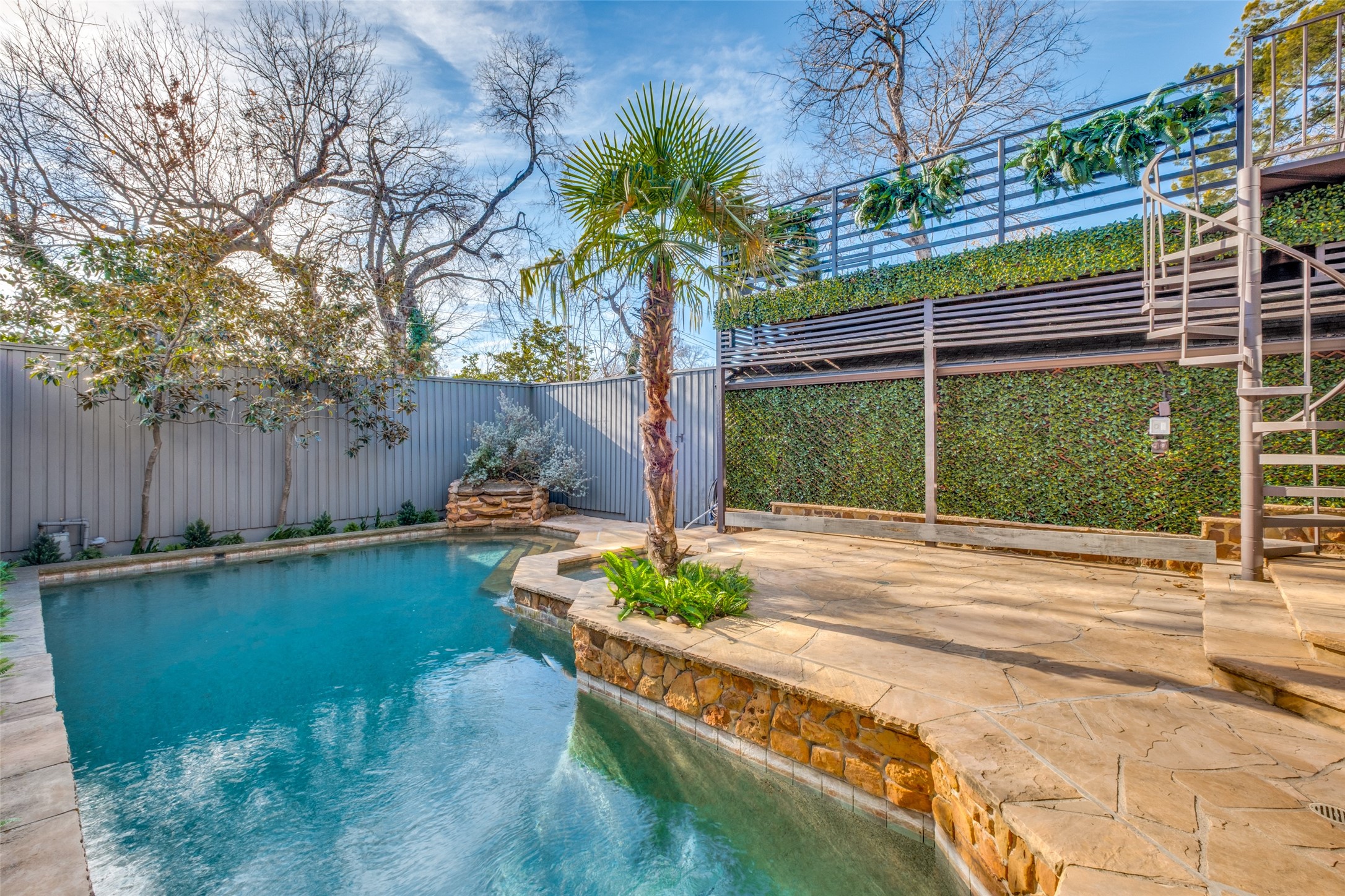 947 Easton Place